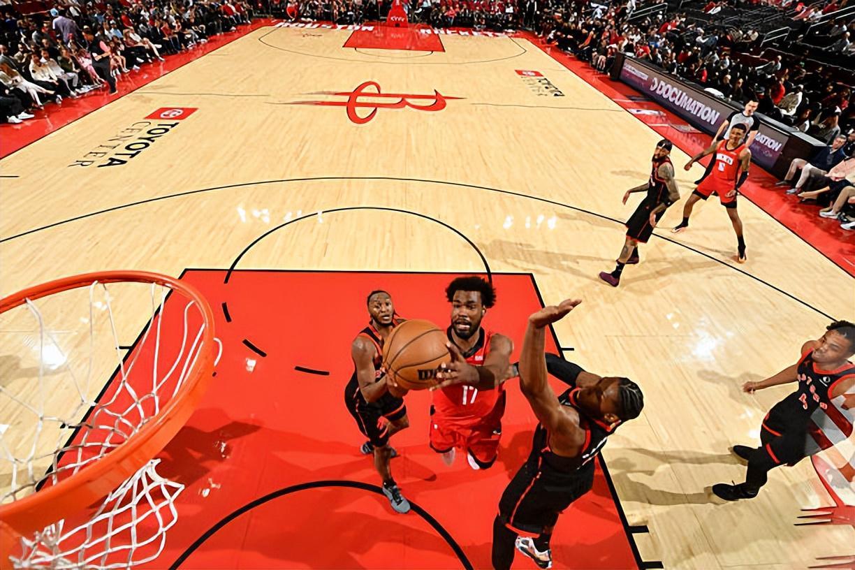 防守能力相当不错，但火箭锋线新星的三分手感依然没有恢复？